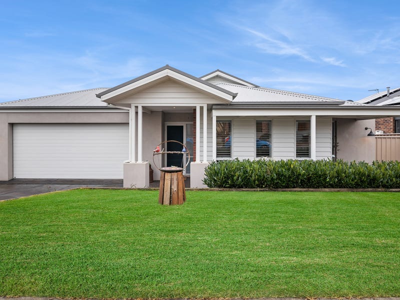 63 Warren Street, Vic 3444 House for Sale