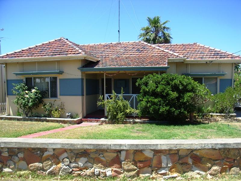 4 Reynolds Street, Busselton, WA 6280 Property Details