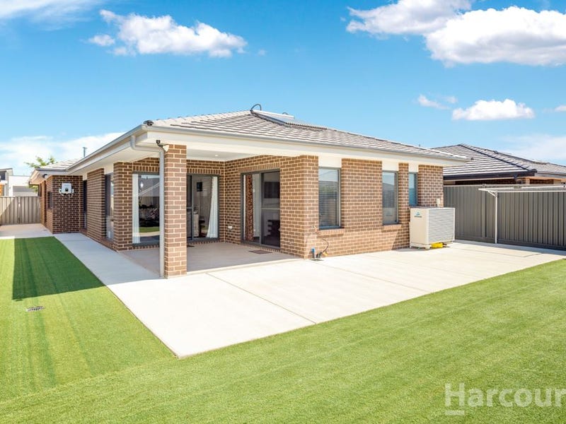 8 Berndt Way, Coombs, ACT 2611 Property Details
