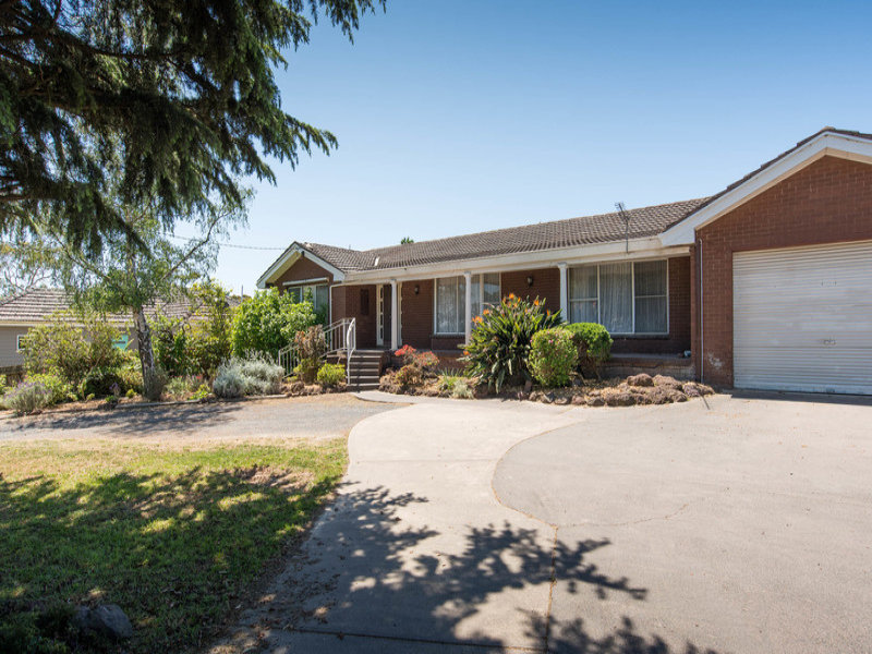 355 Warburton Highway, Wandin North, VIC 3139