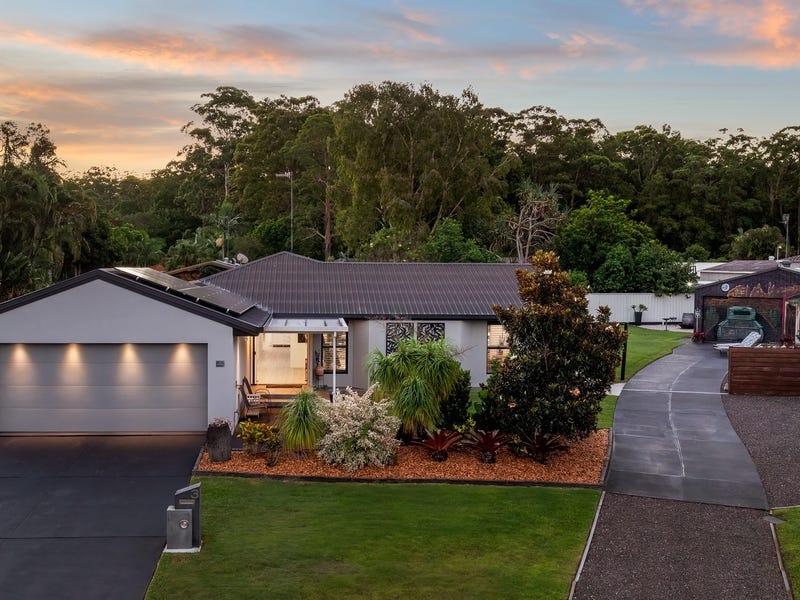 Houses for Sale in 20 The Peninsula, Paradise Point, QLD 4216 (+1