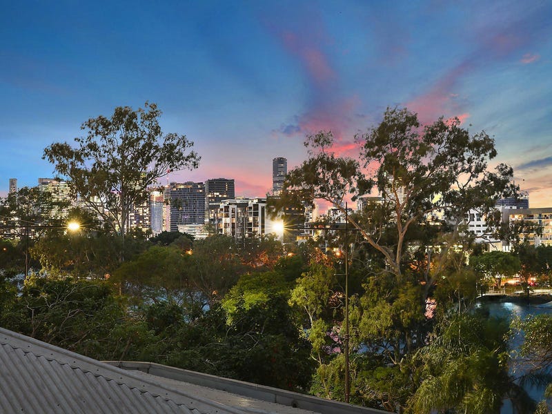 4/40 Dunmore Terrace, Auchenflower, Qld 4066 Property Details