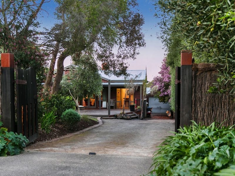 83 Bay Road, Mount Martha, VIC 3934