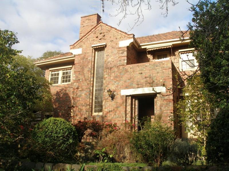 10-waiora-road-caulfield-north-vic-3161-realestate-au