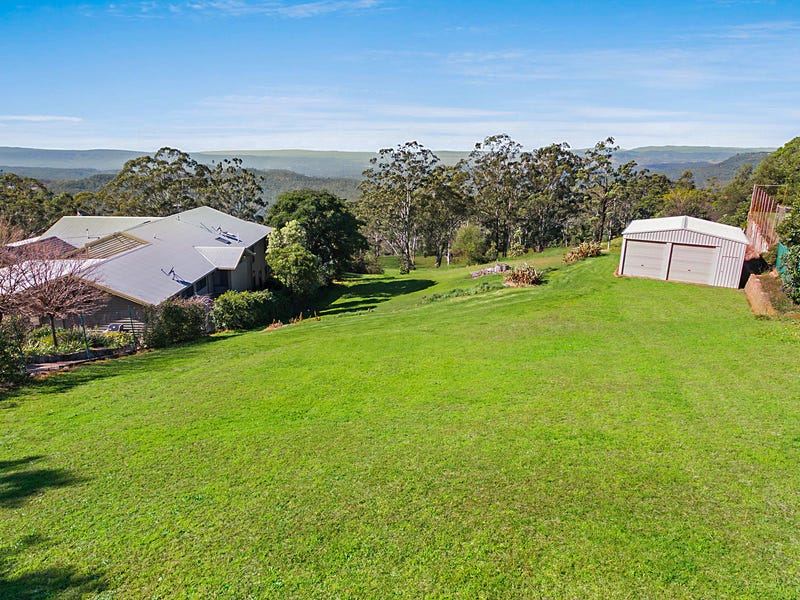 11 Scenic Cres, Blue Mountain Heights, Qld 4350