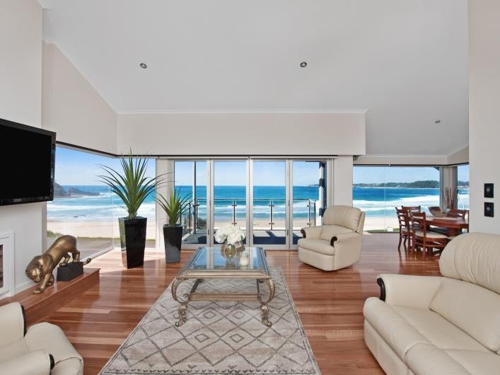 22 Beach Road, Mollymook Beach, NSW 2539