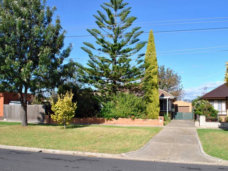 31 Wood Street, Avondale Heights, VIC 3034