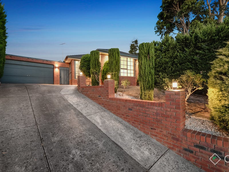 2 Chantell Avenue, Endeavour Hills, VIC 3802