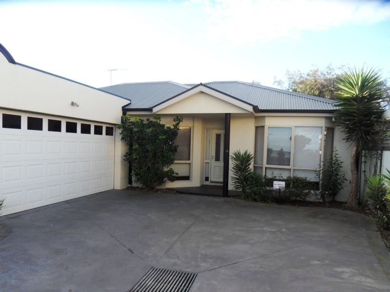 2/227 Esplanade, Altona, VIC 3018
