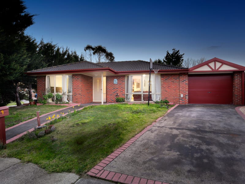 9 Douglas Court, Cranbourne West, VIC 3977