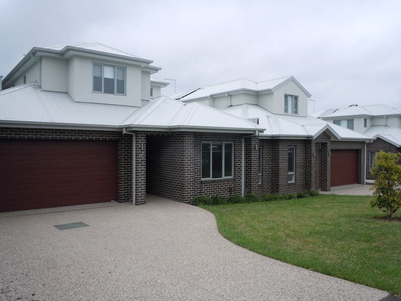 1/28 Buchanan Road, Berwick, VIC 3806