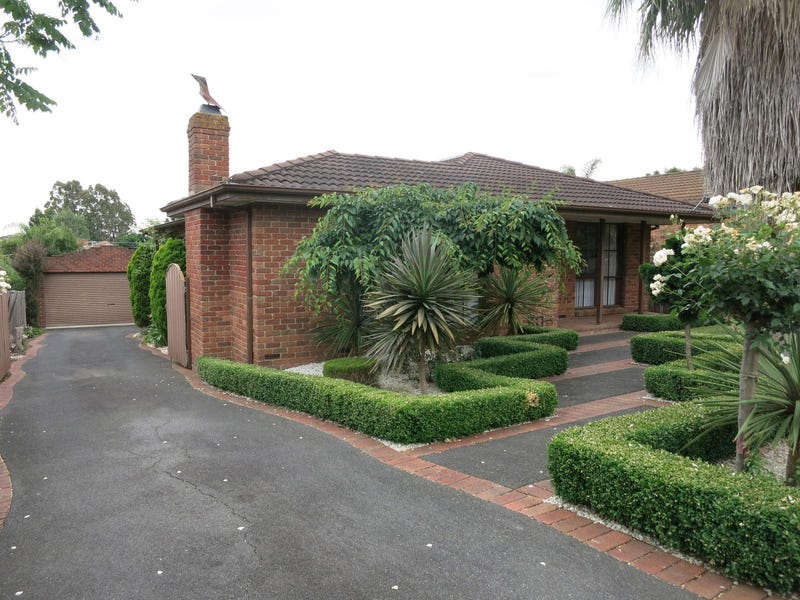 98 Langdale Drive, Croydon Hills, VIC 3136