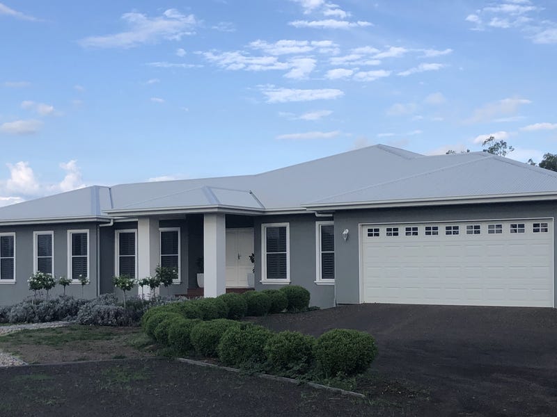 32 Henry Lawson Drive, Dalby, QLD 4405