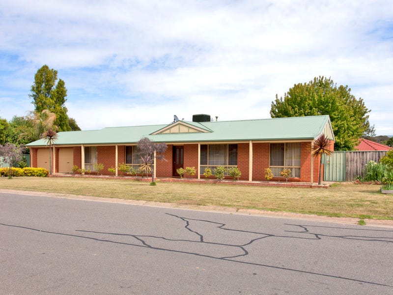 31 Honeysuckle Street, Thurgoona, NSW 2640
