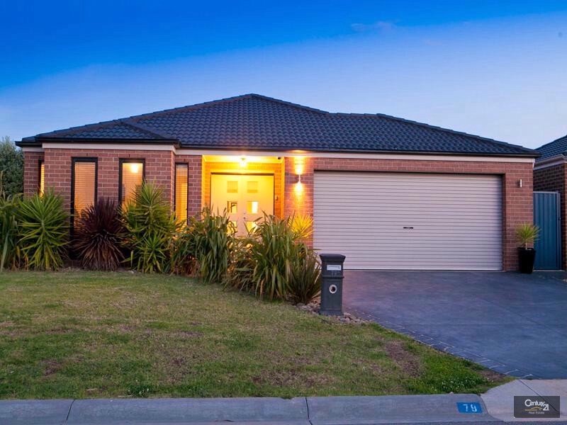 79 The Parkway, Pakenham, Vic 3810 Property Details