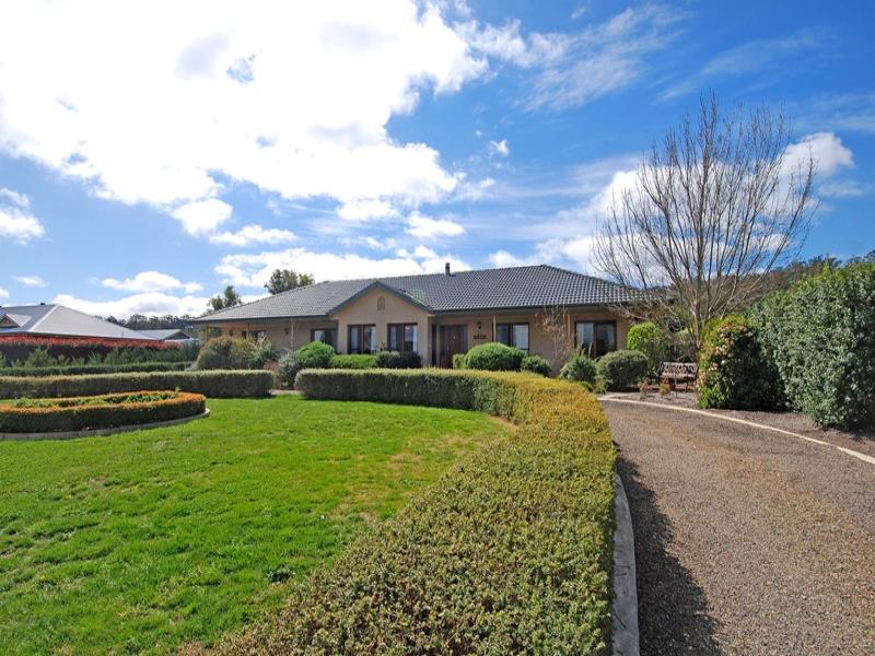 8 Highland Drive, Bowral, NSW 2576 Property Details