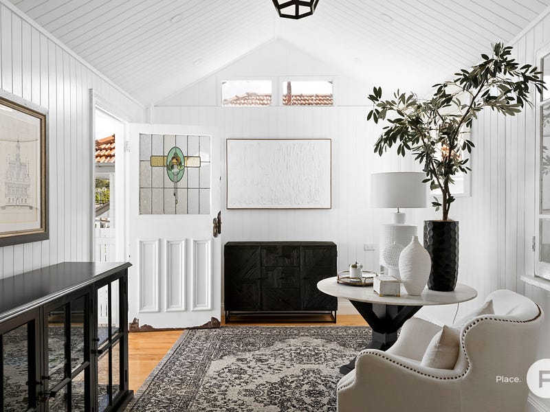 6 Creswick Street, Clayfield, Qld 4011 Property Details