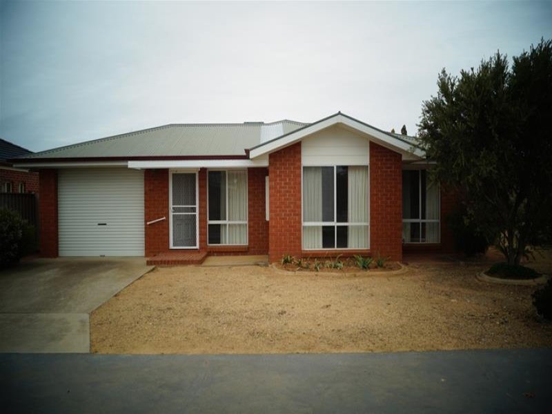 34 Russell Street, Numurkah, VIC 3636