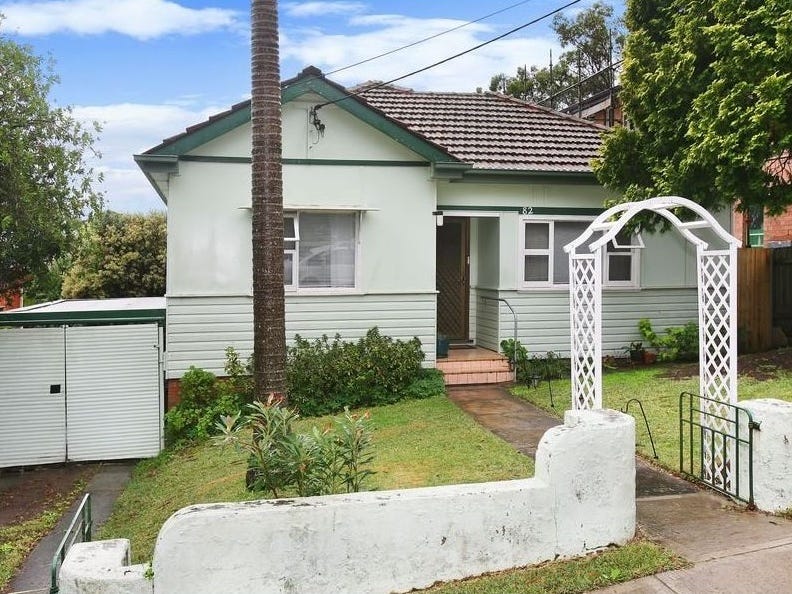 82 Balmoral Road, Mortdale, NSW 2223