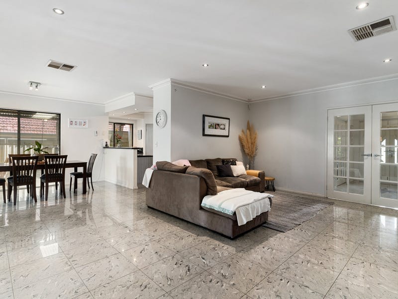 42 Kingsway, Madeley, WA 6065