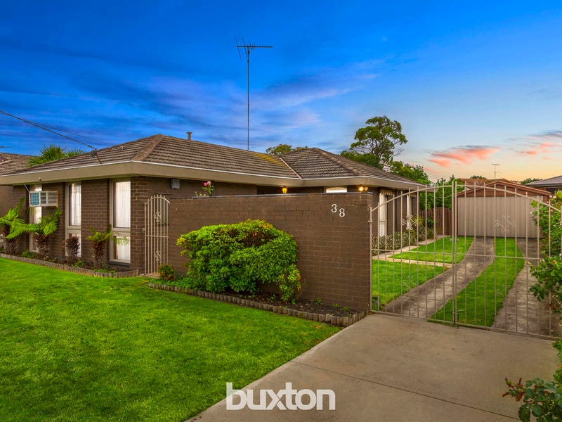 38 Pioneer Road, Grovedale, VIC 3216