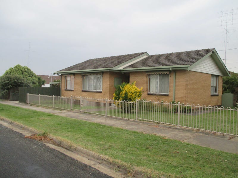 4 Ivanhoe Street, Wendouree, Vic 3355 Property Details