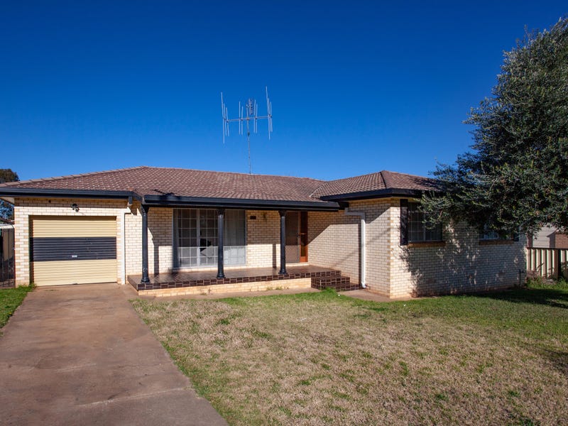 117 Maxwell St, Wellington, NSW 2820 Property Details