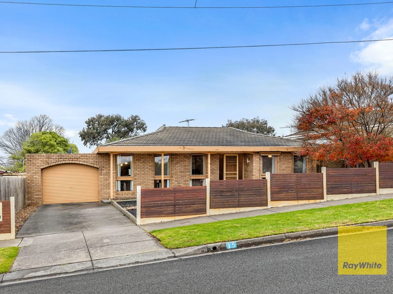 15 Carnarvon Drive, Grovedale, VIC 3216