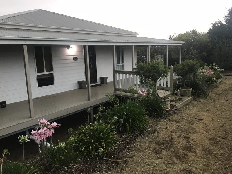 1234 Razorback Road, Running Stream, NSW 2850