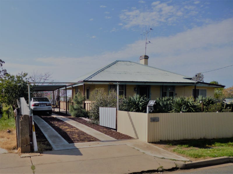 27 Hughes Street, Sea Lake, VIC 3533