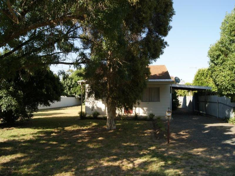 372 Fitzroy Street, Deniliquin, NSW 2710