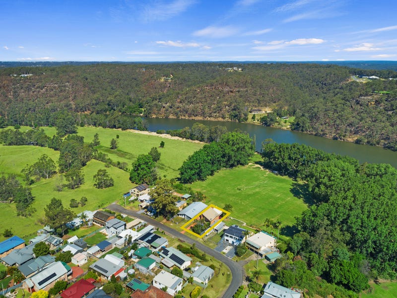 17 Water Ski Parade, Cumberland Reach, NSW 2756