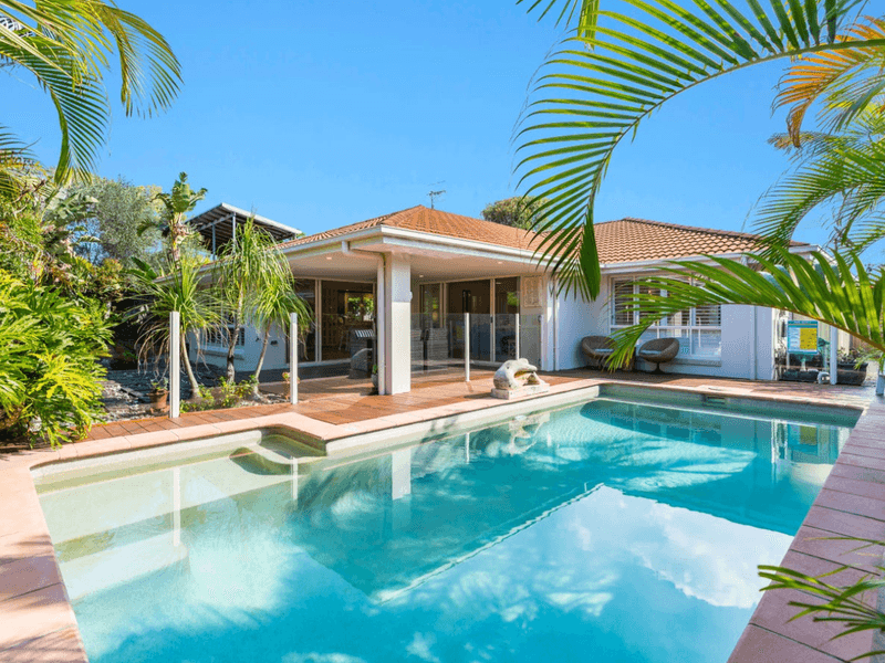 10 Orcades Street, Sunrise Beach, QLD 4567