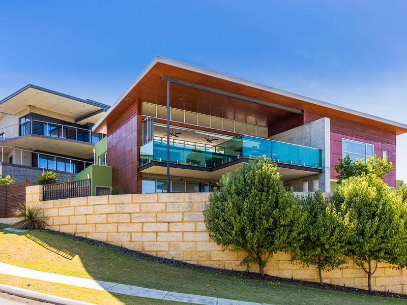 17 Padbury Circle, Sorrento, WA 6020