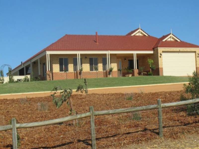 7 Redcliffe Concourse, White Peak, WA 6532