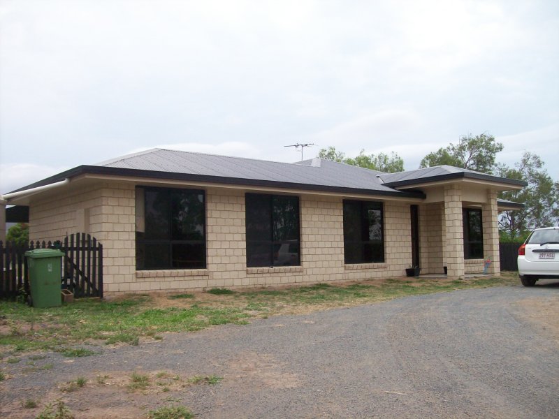 28 SUNRAY AVENUE, Qld 4702 Property Details