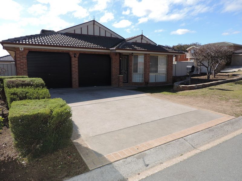 36 Thomas Royal Gardens, Queanbeyan East, NSW 2620