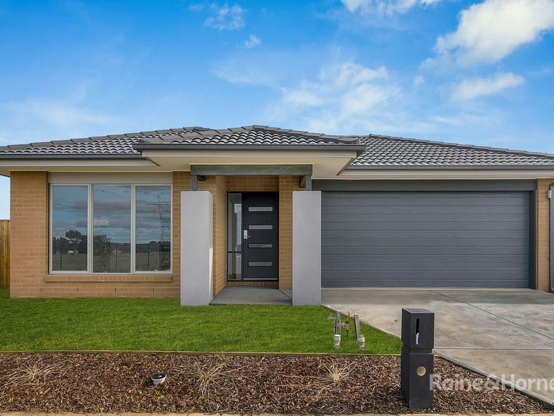 8 Apsley Drive, Mickleham, VIC 3064