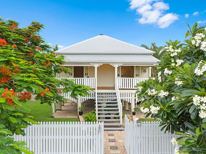 12 Macintosh Street, Hermit Park, QLD 4812