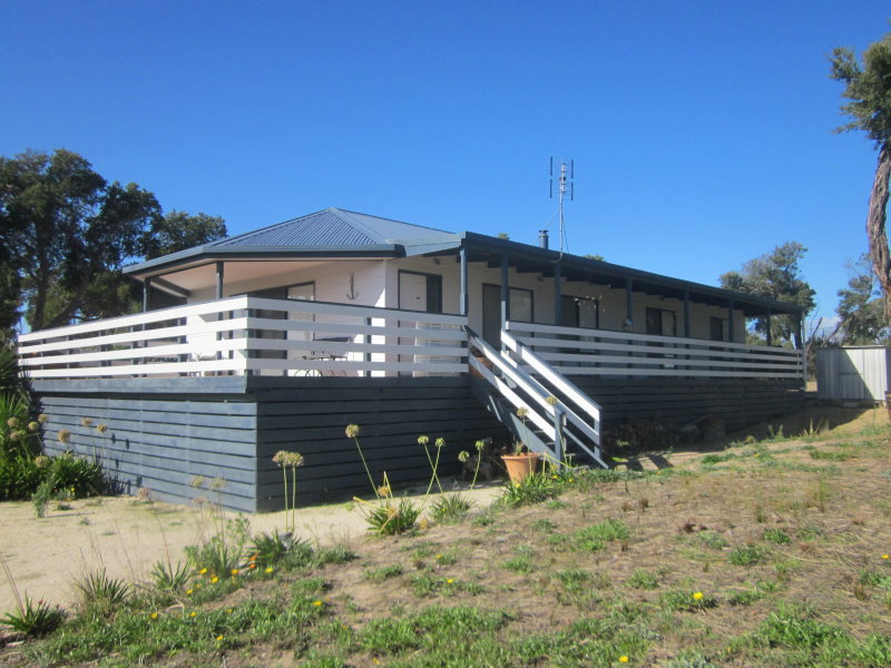 5 Ocean Court, Golden Beach, VIC 3851