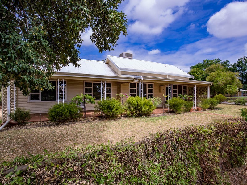 10 Shenton Road, Burekup, WA 6227 Property Details