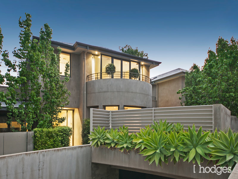 2/7 Grantham Court, Brighton, Vic 3186 Property Details