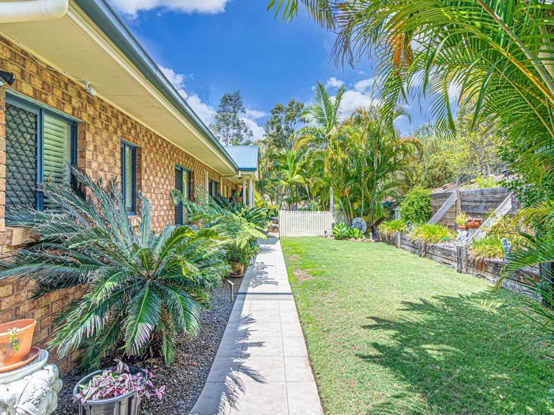 203211 Walker Drive, Kooralbyn, Qld 4285 Property Details