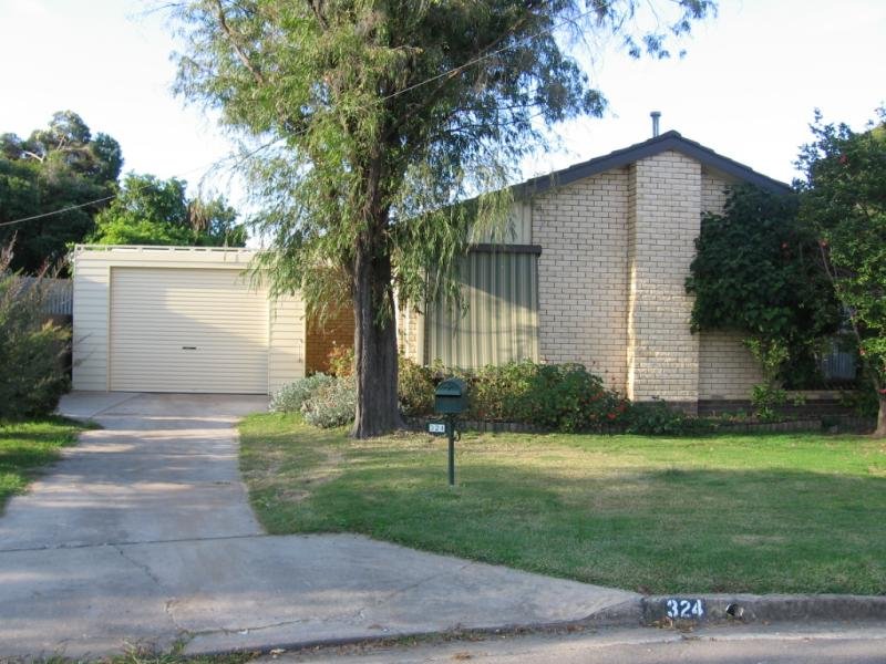 324 Haines Court, Lavington, NSW 2641