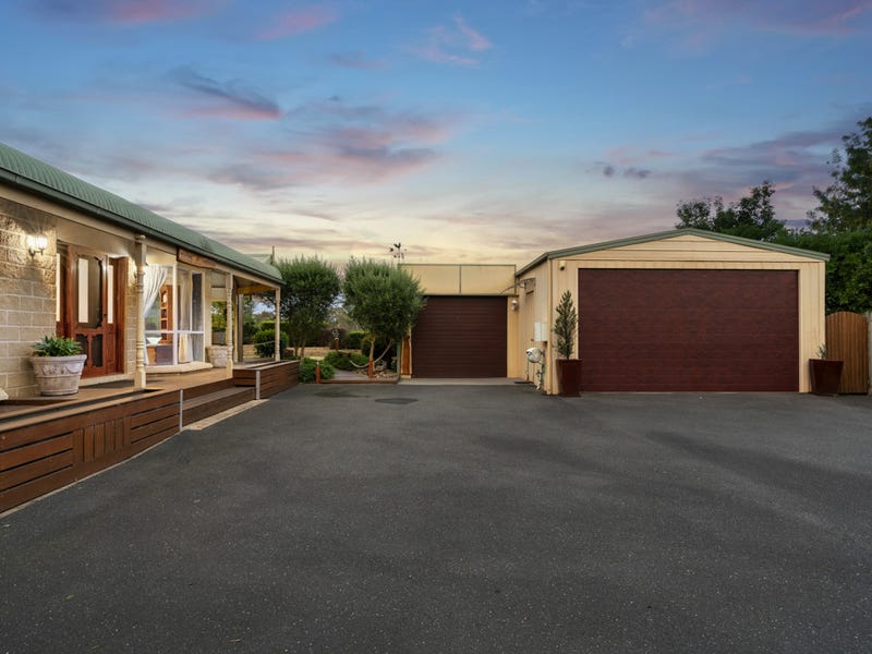 28 Homestead Road, Langwarrin, Vic 3910 - Property Details