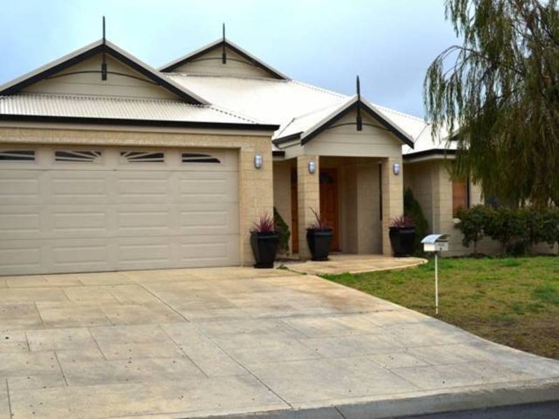 6 Poole Road, Dalyellup, WA 6230 Property Details