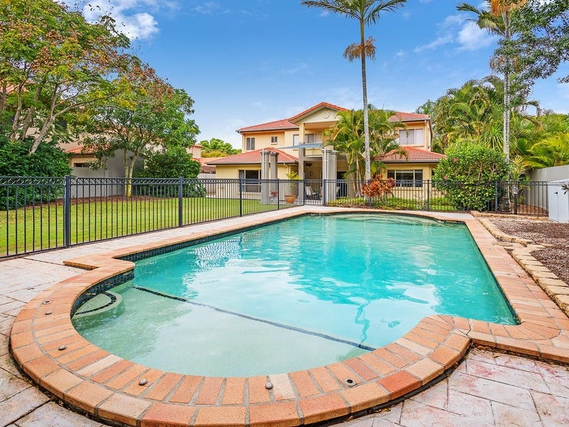 8214 Magnolia Drive W, Hope Island, QLD 4212