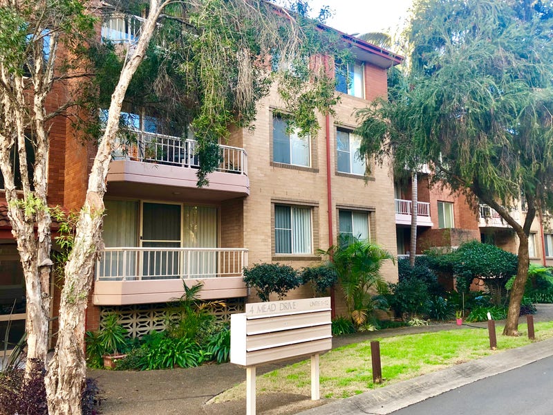 1/4 Mead Drive, Chipping Norton, NSW 2170