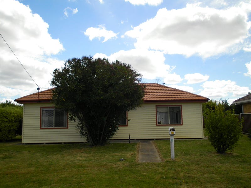 39 Carey Street, Heywood, Vic 3304