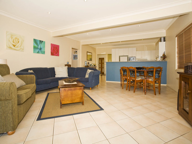 17 Prospect Road, Peakhurst, NSW 2210